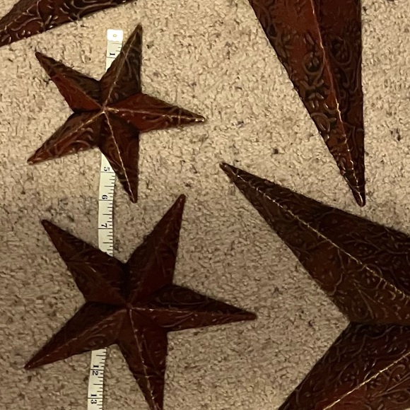 Home Decor, Set of 6, Rustic Wall Hanging Metal Stars, burgundy in color. - Picture 5 of 10